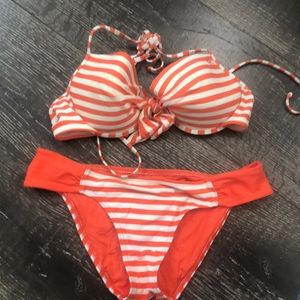 Super cute bikini!